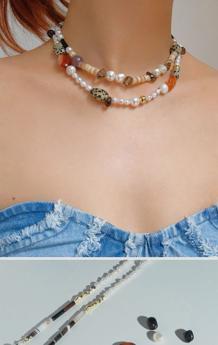 Short choker necklace with agate, tea crystal, shell and baroque pearl