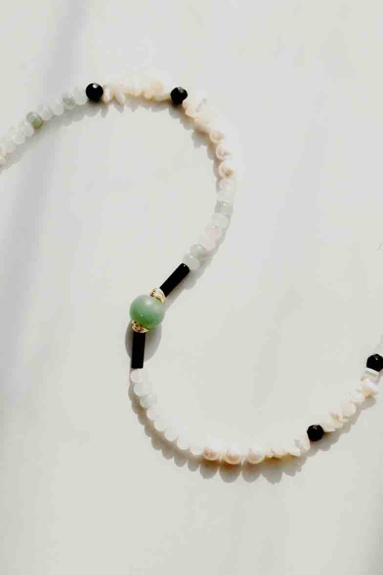Natural stone collar chain