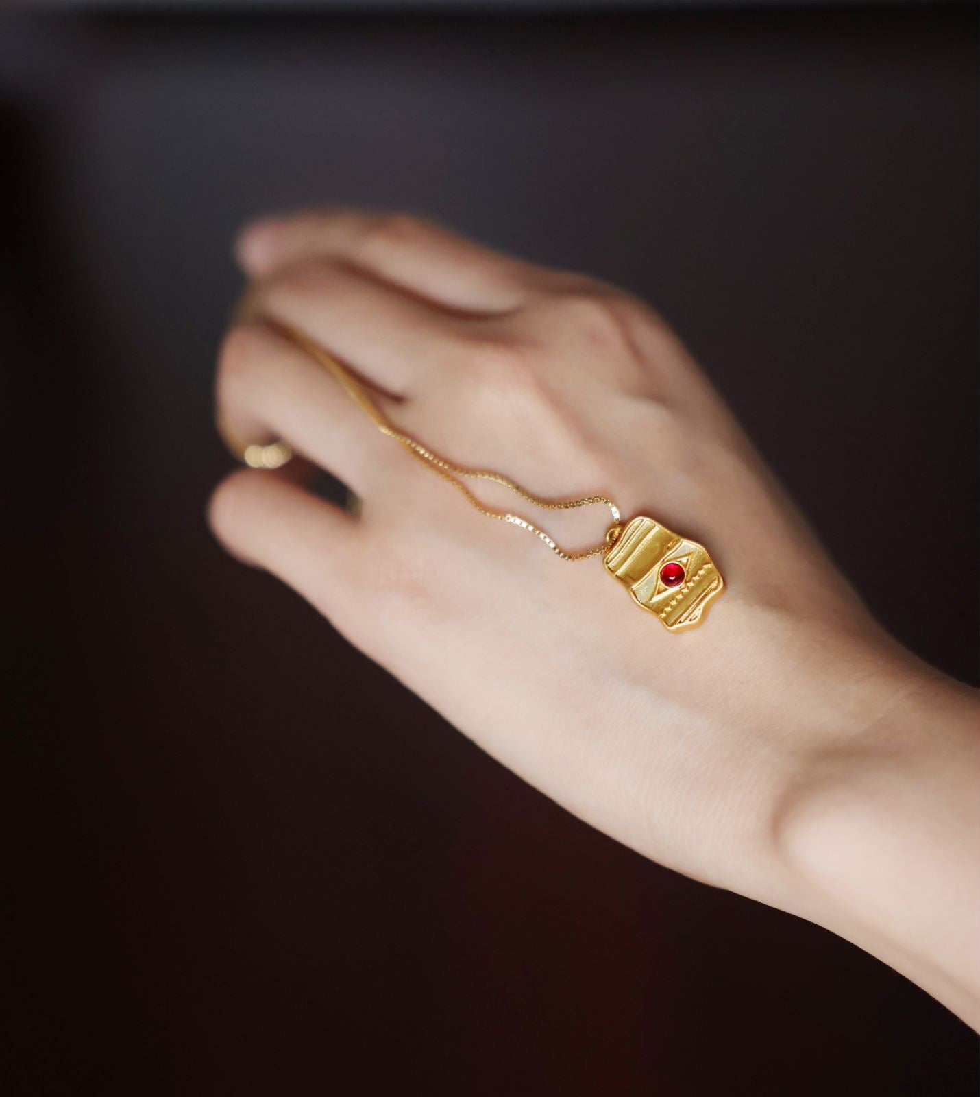 Temple Escape Series Red Agate Gold-plated Necklace